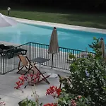 La Segaliere Spa Bar מלון קז'אר