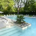La Segaliere Spa Bar מלון
