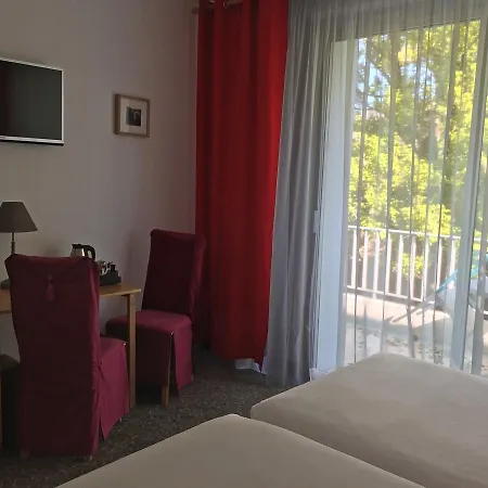 La Segaliere Spa Bar מלון 3*