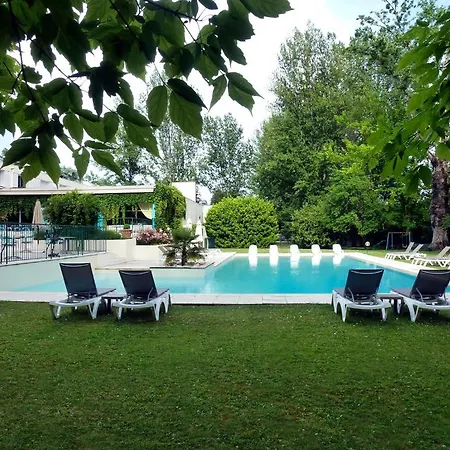 Hotel Blue