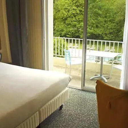 Blue Hotel